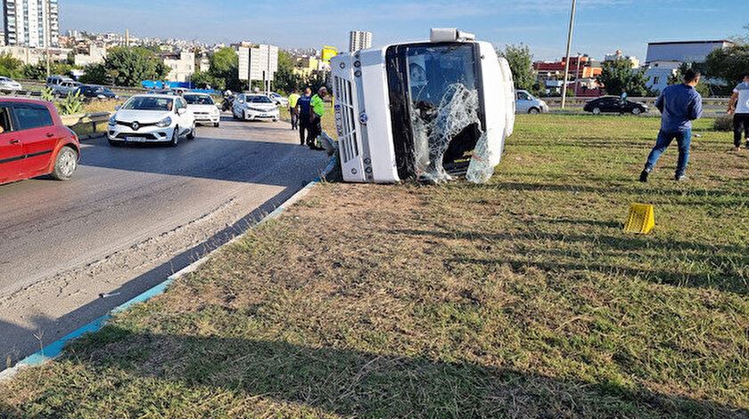 İşçi servisinin devrilmesi sonucu 15 kişi yaralandı