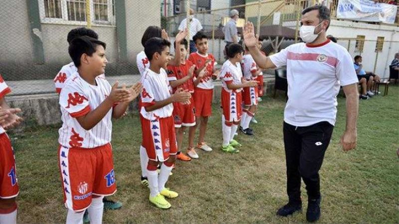 Yüreğir Belediyesi’nin 16 branşta düzenlediği ücretsiz Yaz Spor Okulları başlıyor.